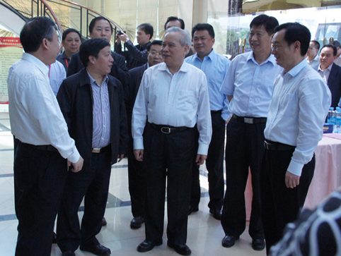 全國政協(xié)副主席、全國工商聯(lián)主席王欽敏蒞臨公司視察